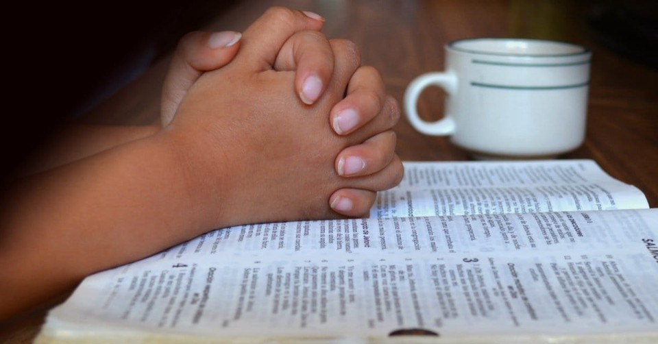30 Powerful Morning Prayers to Start Your Day Encouraged