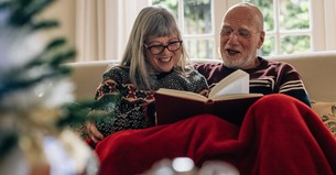 10 Acts of Kindness to Strengthen Your Marriage This Christmas