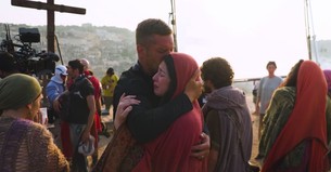 ‘The Chosen’ Cast Weeps During Crucifixion Scene in Emotional Behind-the-Scenes Video