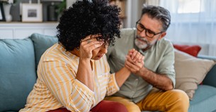 5 Things That Happen When Your Spouse Stands by You through Family Drama
