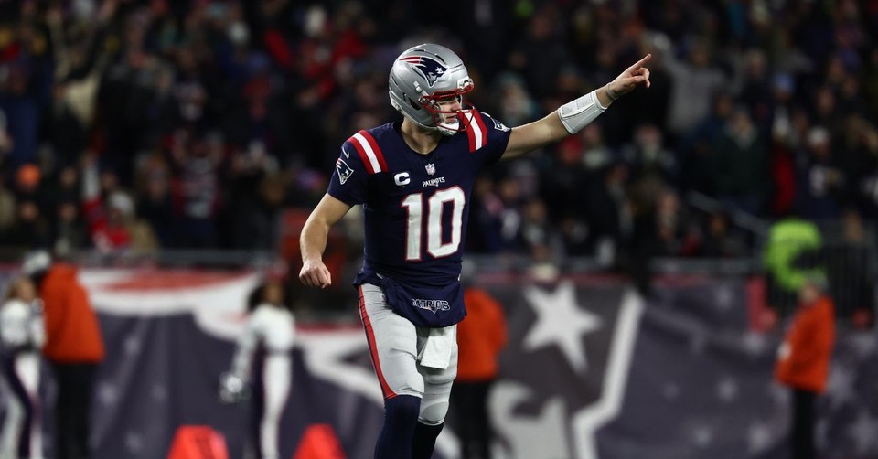 7 NFL Playoff Quarterbacks Who Are Bold About Their Love for Jesus